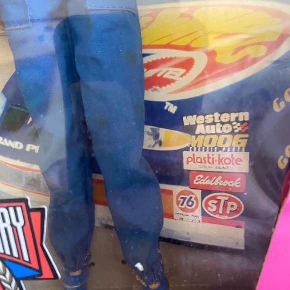 NASCAR Barbie 1998 50th Anniversary Collector Edition Doll Mattel # 20442 NIB - Picture 8 of 9